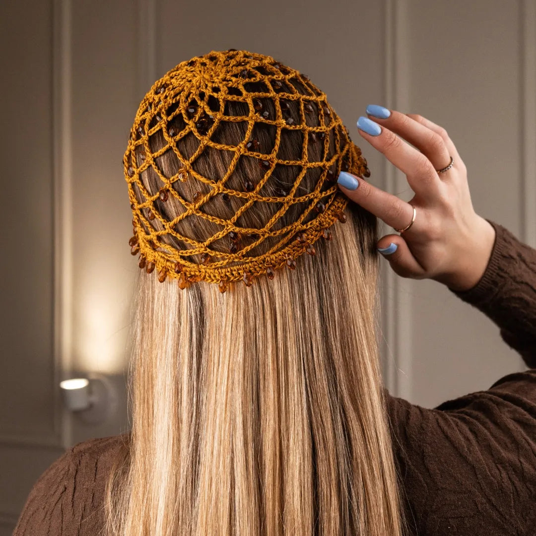 Mesh beania Eva with beads