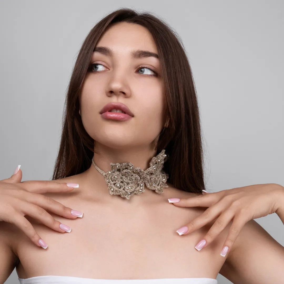 Floral choker with bicones