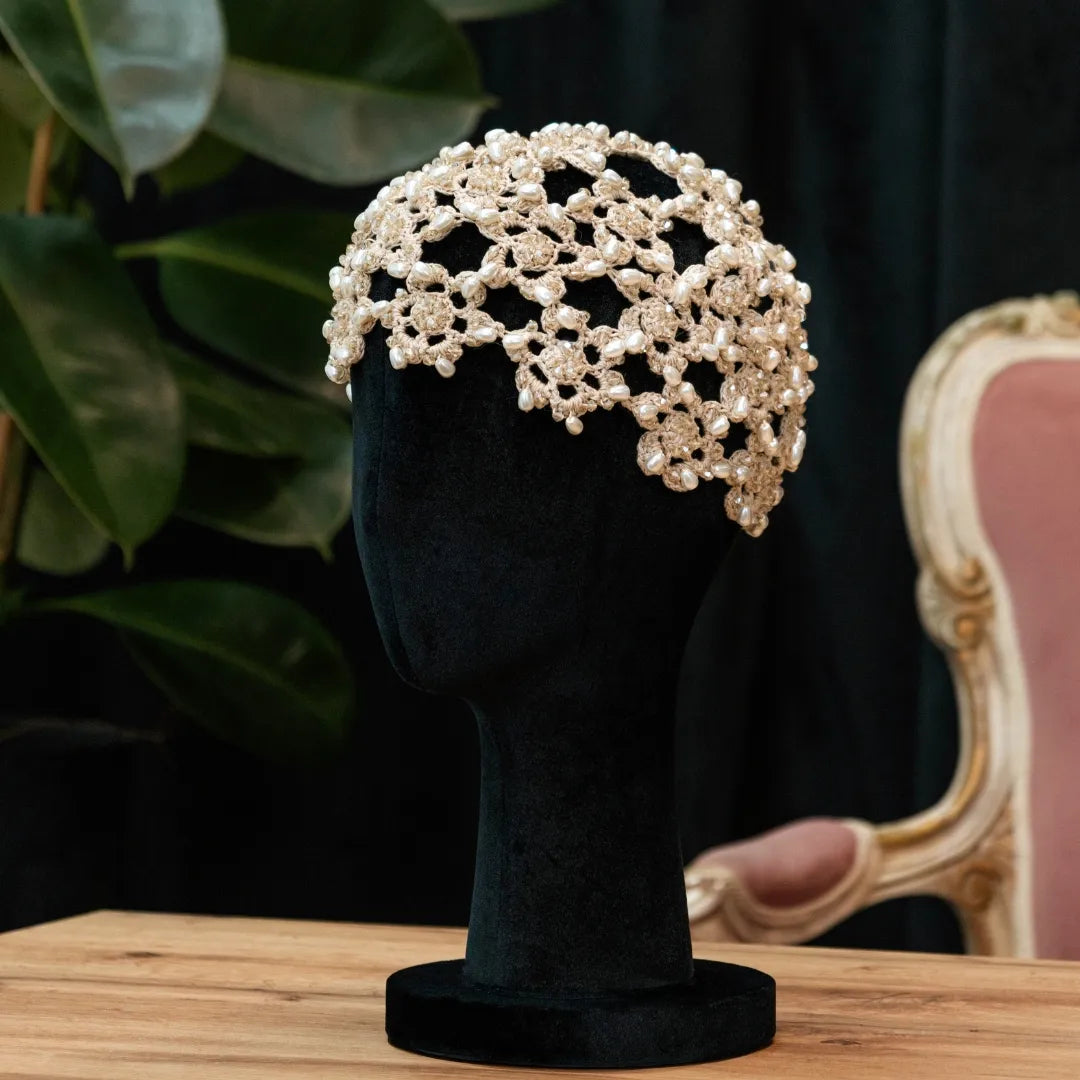 Flower beanie Amanda with pearls &amp; bicones