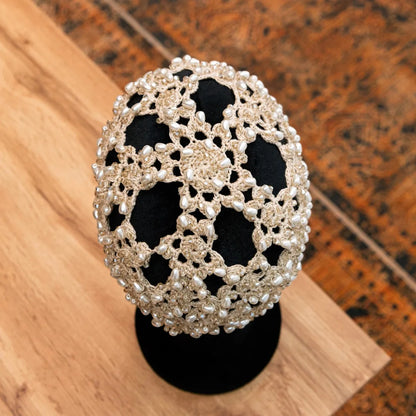 Flower beanie Amanda with pearls &amp; bicones